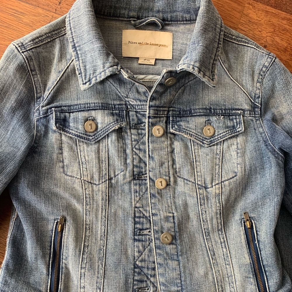 Cropped denim jacket
